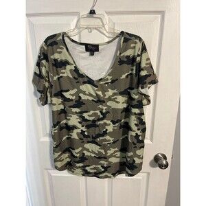 Mia Terra Short Sleeve Camouflage Shirt Size 2X